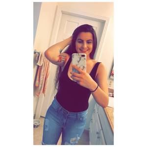 Meet your Posher, Makaela